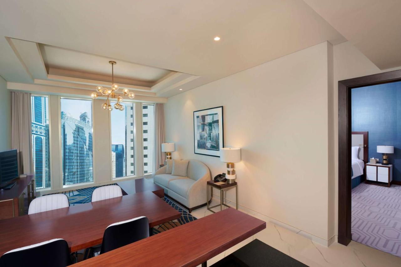 Wyndham Grand Doha West Bay Beach ภายนอก รูปภาพ A suite at the hotel