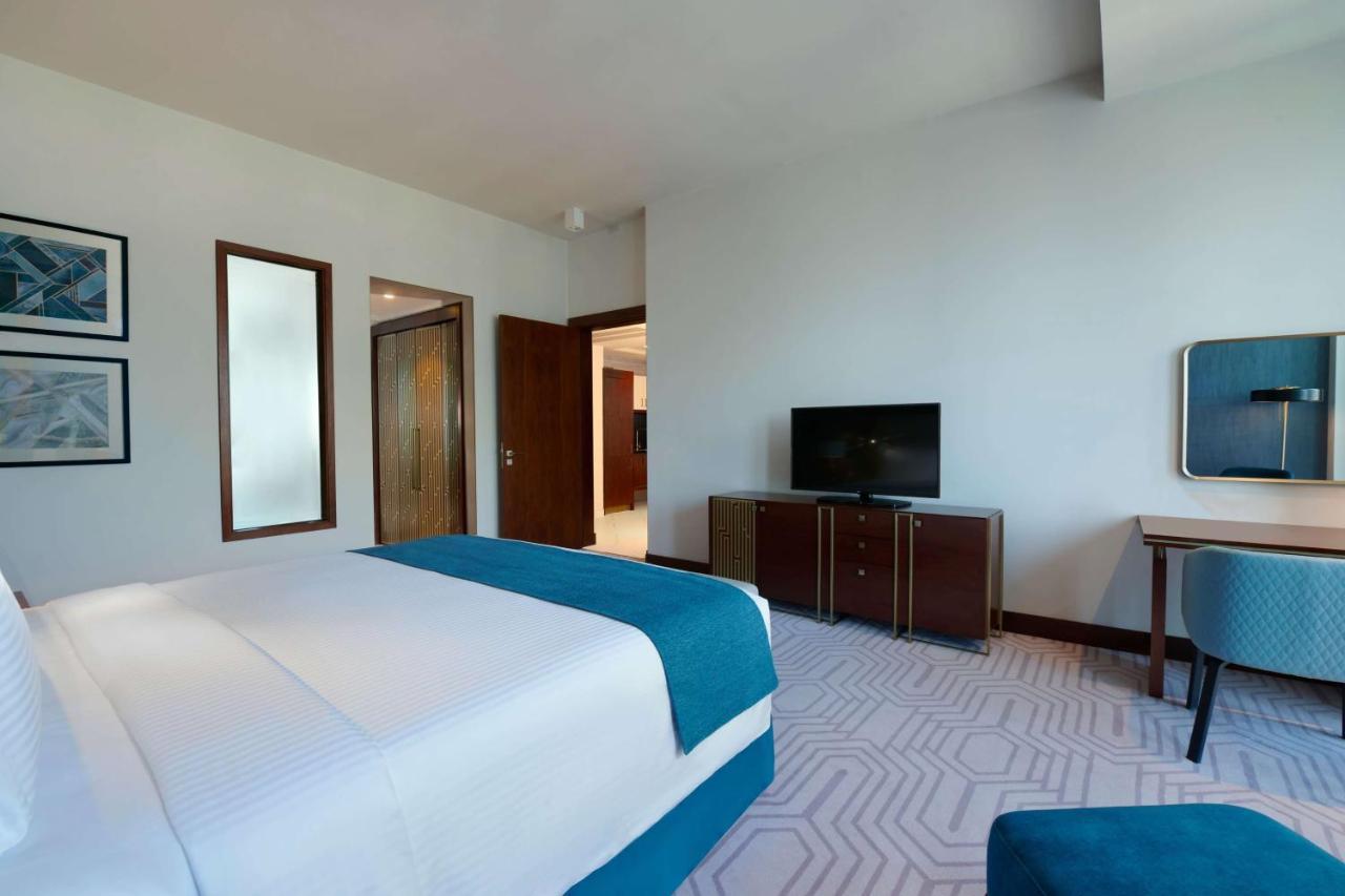 Wyndham Grand Doha West Bay Beach ภายนอก รูปภาพ A bedroom at the hotel