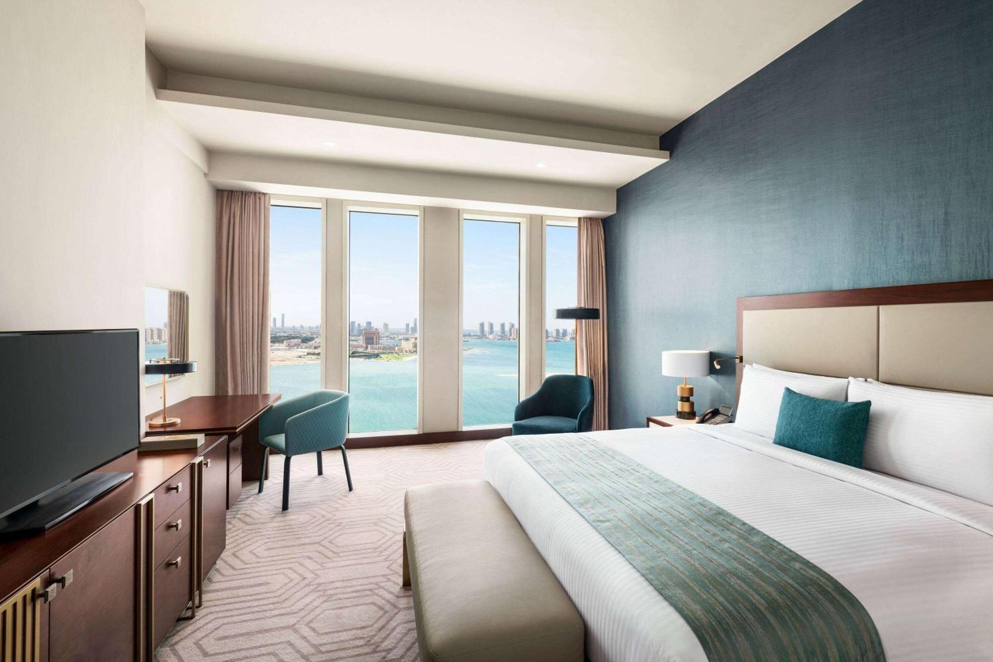 Wyndham Grand Doha West Bay Beach ภายนอก รูปภาพ A guest room at the hotel