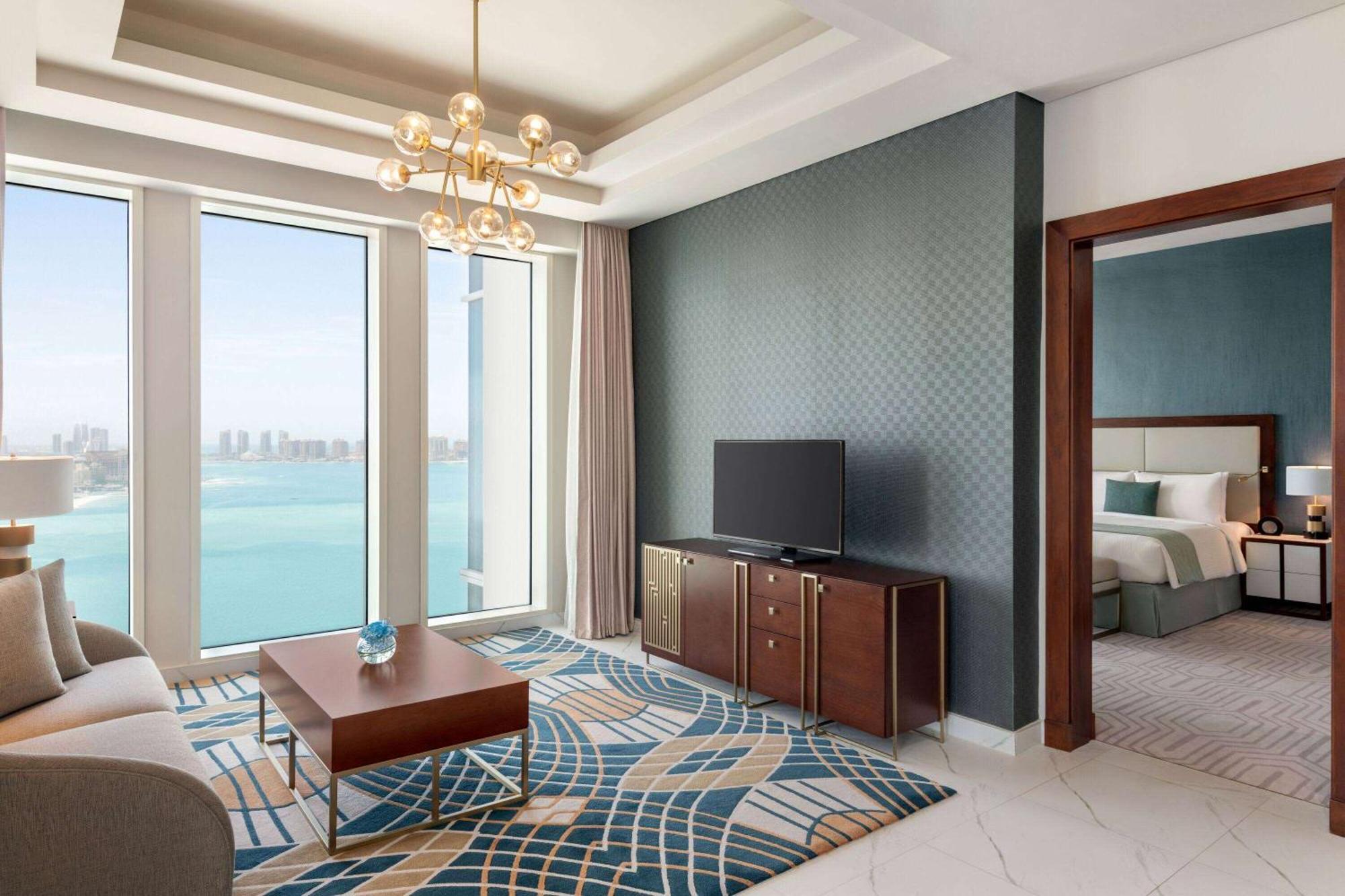 Wyndham Grand Doha West Bay Beach ภายนอก รูปภาพ A suite at the hotel